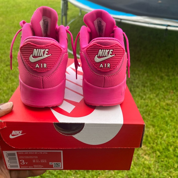 Nike Kids Sneakers in Bold Pink - Picture 6 of 11